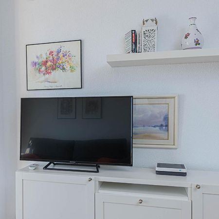 Wintowinrentals Excelente Ubicacion Y Vista Al Mar Фуeнхирола Екстериор снимка
