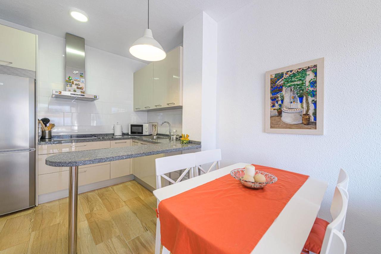 Wintowinrentals Excelente Ubicacion Y Vista Al Mar Фуeнхирола Екстериор снимка