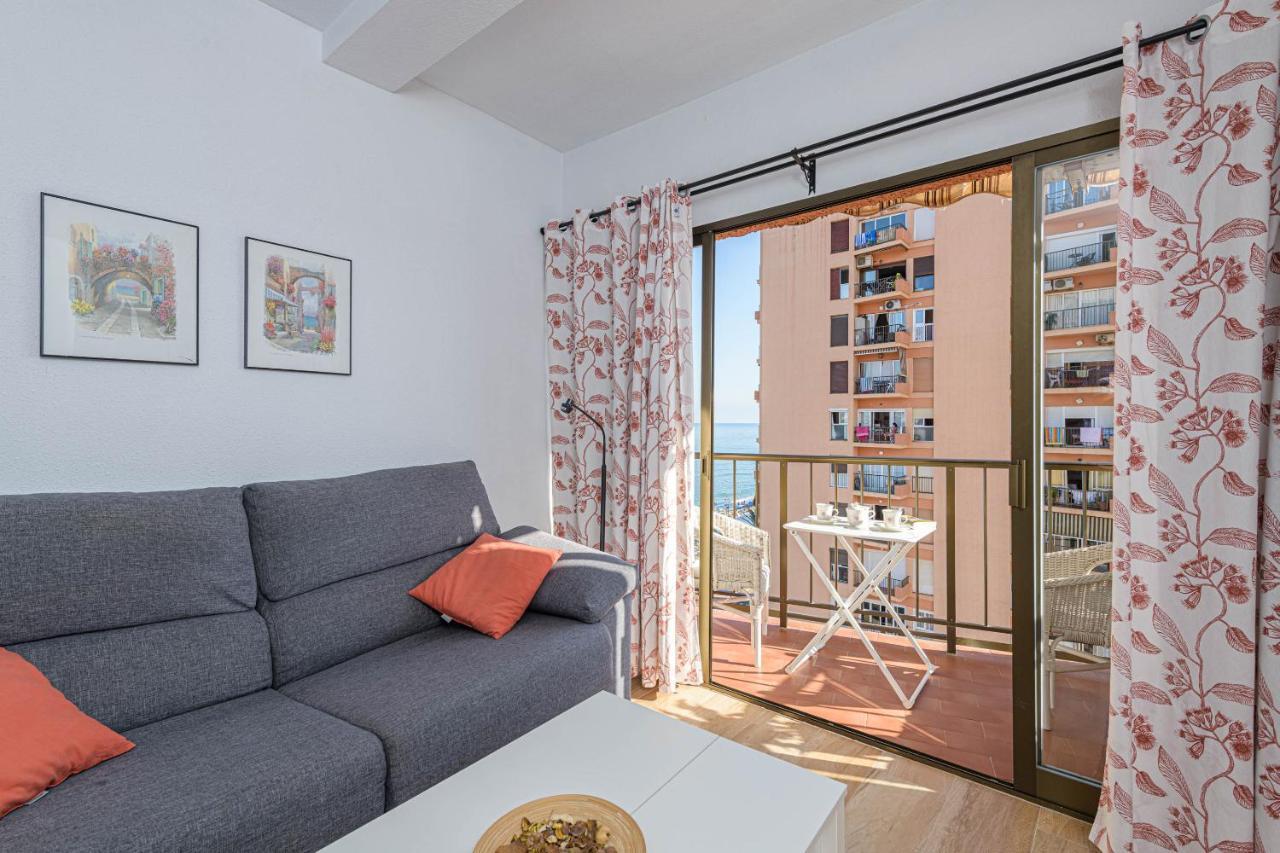 Wintowinrentals Excelente Ubicacion Y Vista Al Mar Фуeнхирола Екстериор снимка
