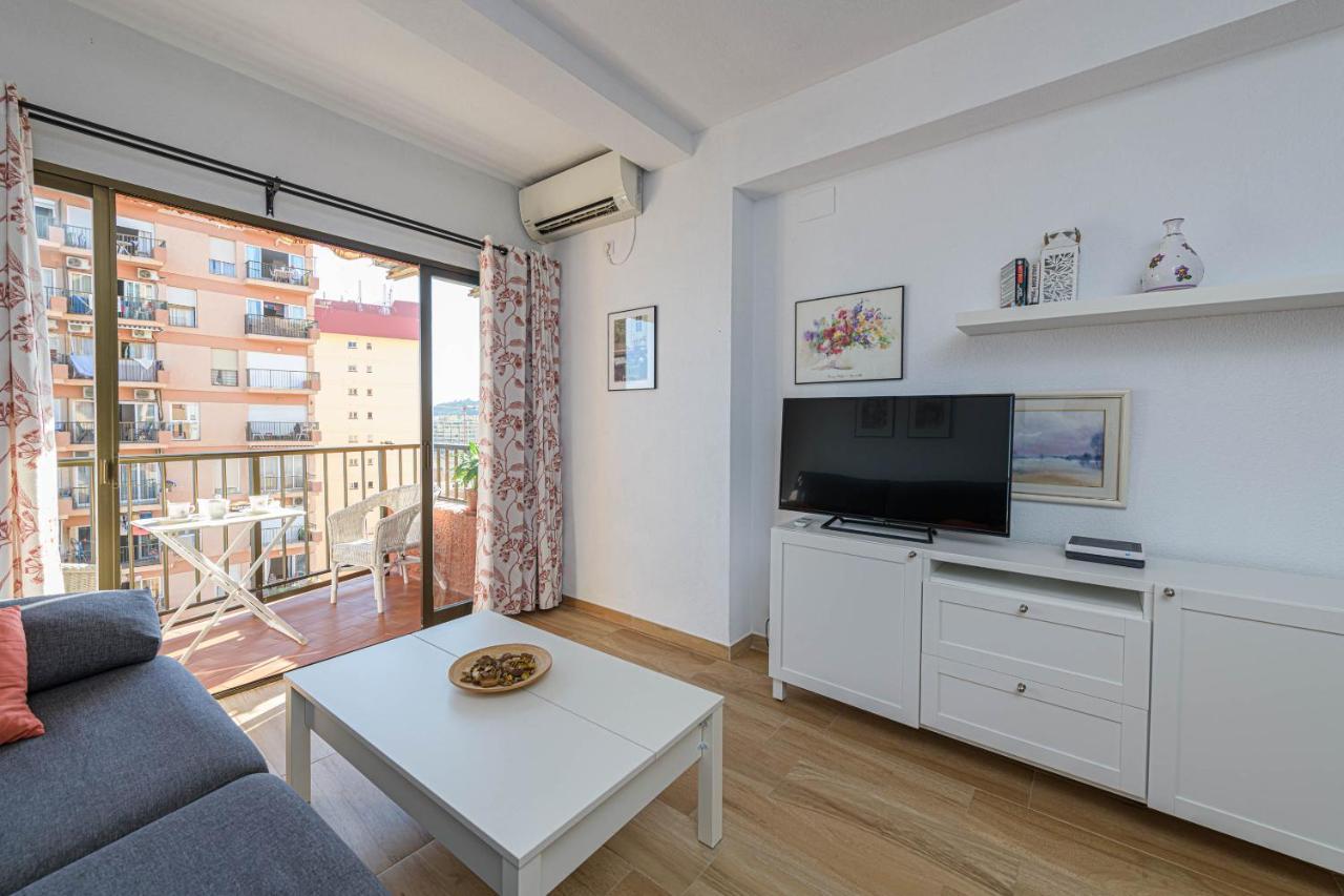 Wintowinrentals Excelente Ubicacion Y Vista Al Mar Фуeнхирола Екстериор снимка
