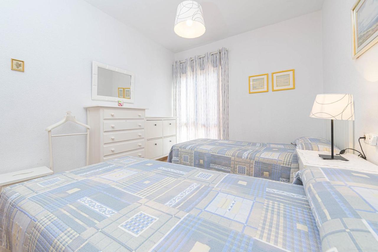 Wintowinrentals Excelente Ubicacion Y Vista Al Mar Фуeнхирола Екстериор снимка