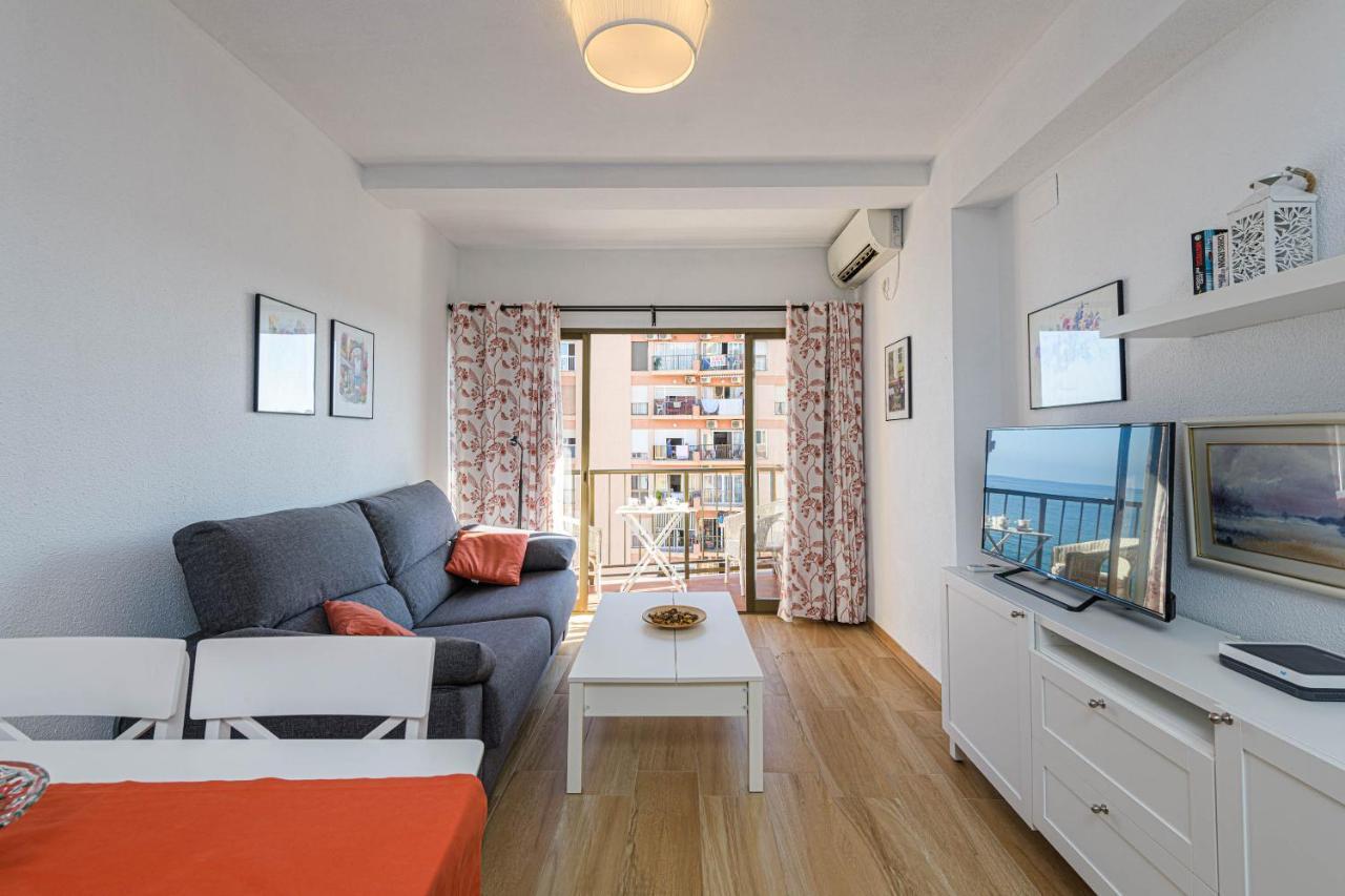 Wintowinrentals Excelente Ubicacion Y Vista Al Mar Фуeнхирола Екстериор снимка