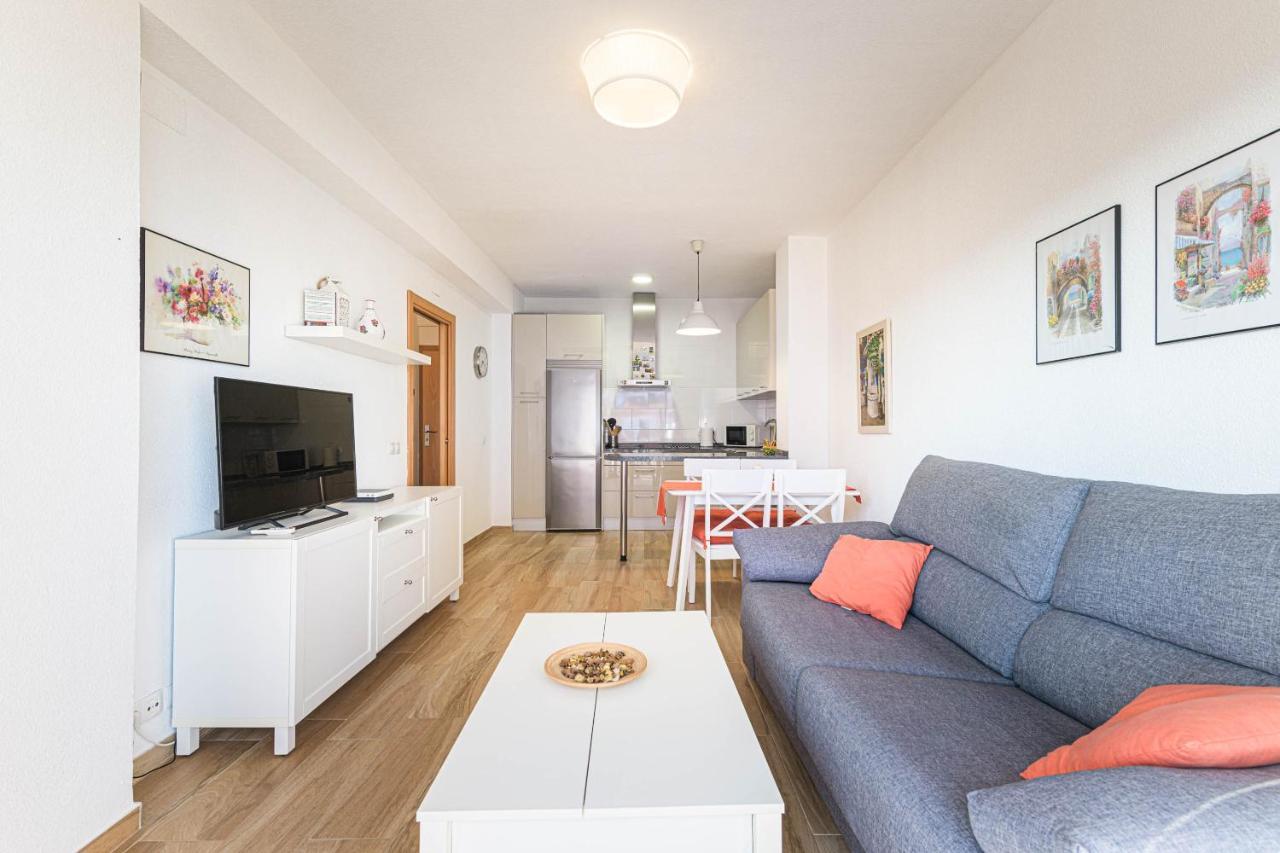 Wintowinrentals Excelente Ubicacion Y Vista Al Mar Фуeнхирола Екстериор снимка