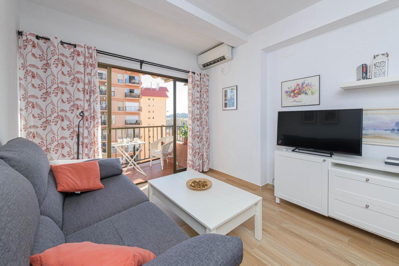 Wintowinrentals Excelente Ubicacion Y Vista Al Mar Фуeнхирола Екстериор снимка