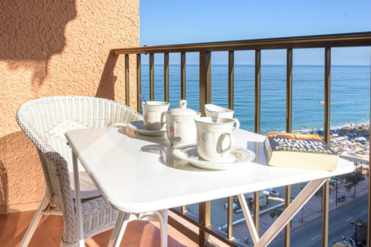 Wintowinrentals Excelente Ubicacion Y Vista Al Mar Фуeнхирола Екстериор снимка